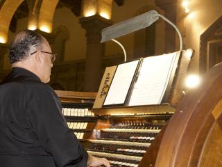 Giovanni Lombardo al grande organo del Duomo di Messina